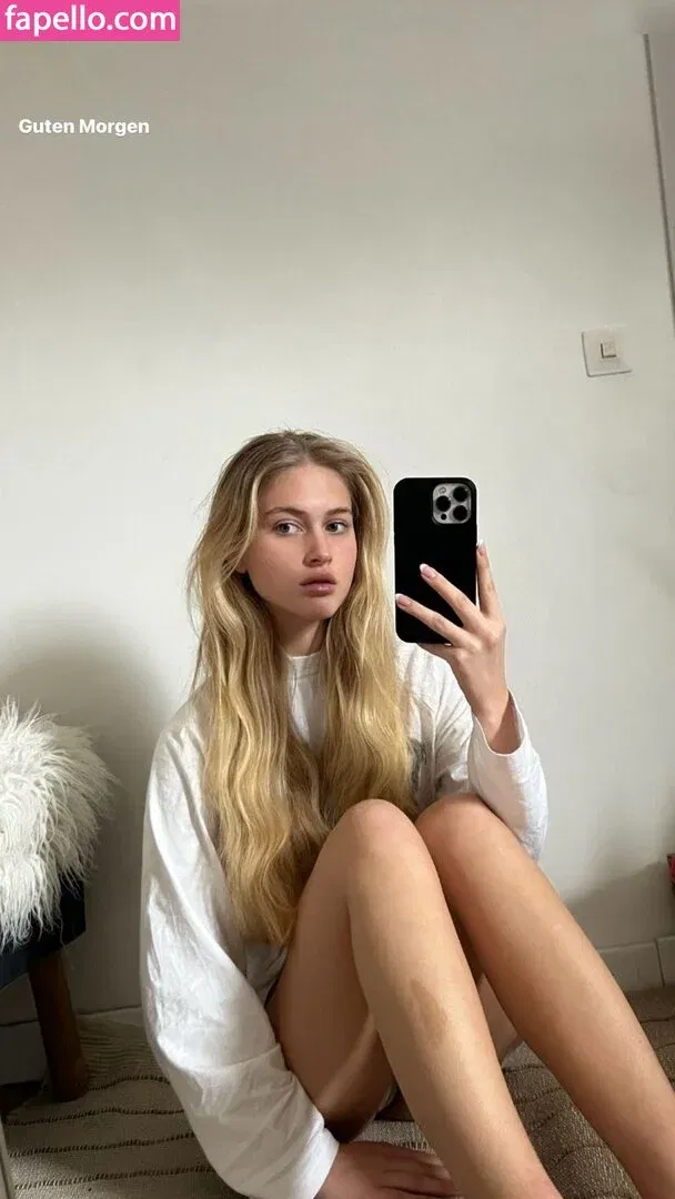 Zoe Kaeppele Onlyfans Photo Gallery 