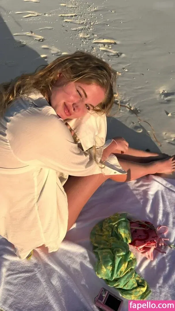 Zoe Kaeppele Onlyfans Photo Gallery 