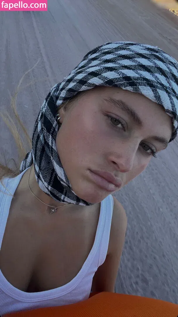 Zoe Kaeppele Onlyfans Photo Gallery 