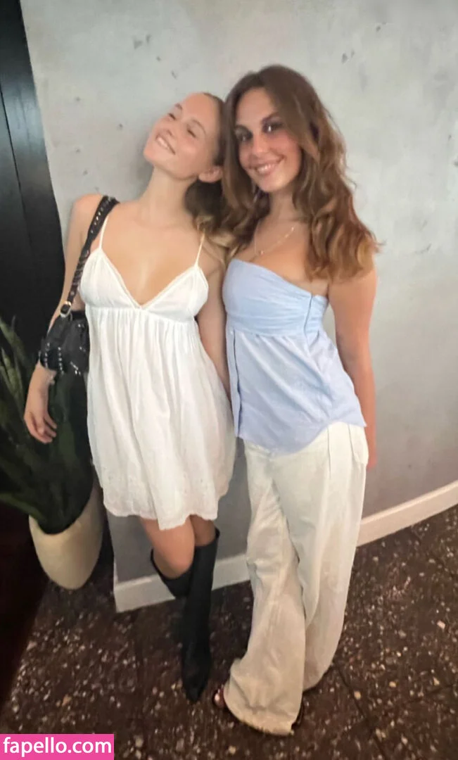 Zoe Kaeppele Onlyfans Photo Gallery 