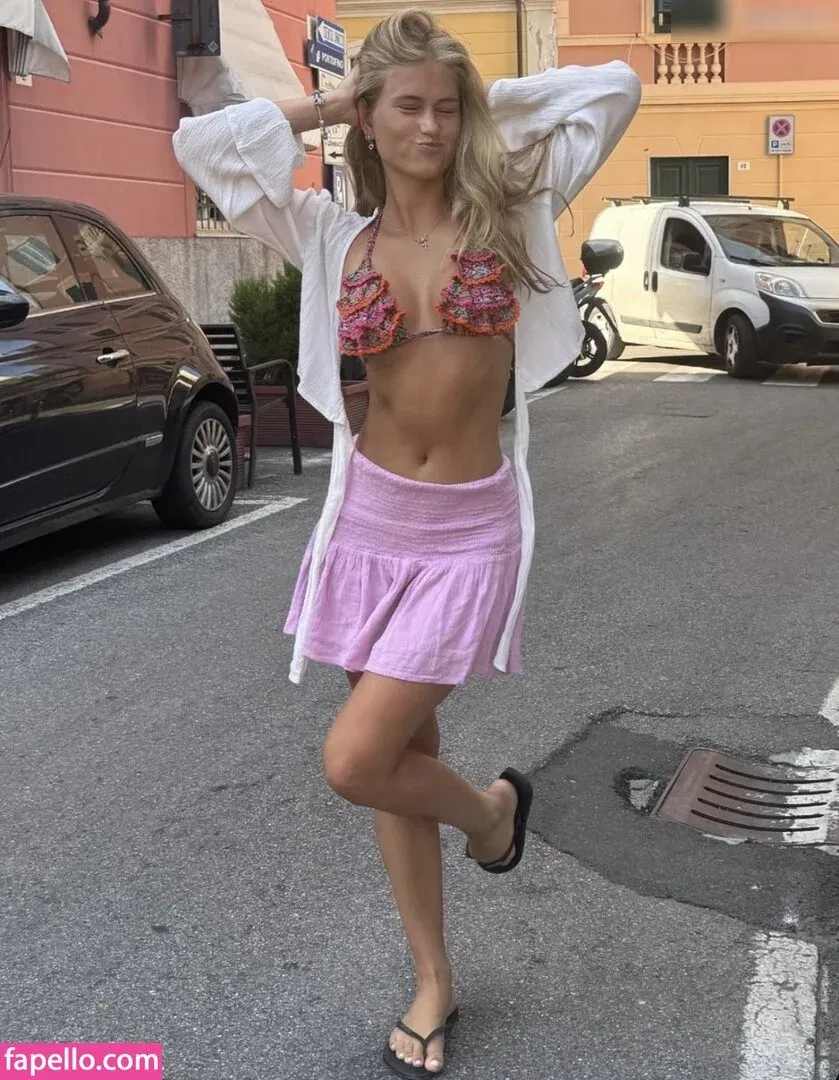 Zoe Kaeppele Onlyfans Photo Gallery 