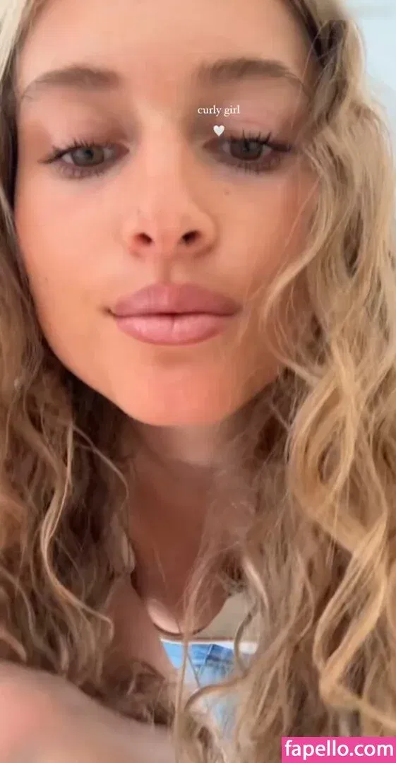 Zoe Kaeppele Onlyfans Photo Gallery 