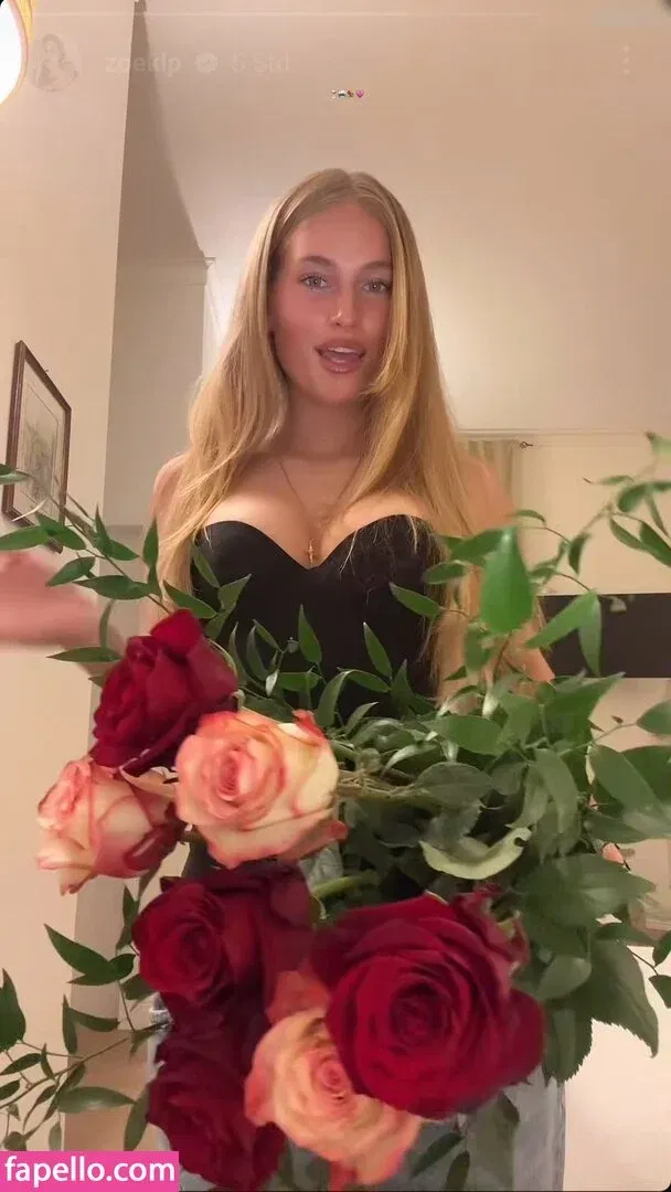 Zoe Kaeppele Onlyfans Photo Gallery 