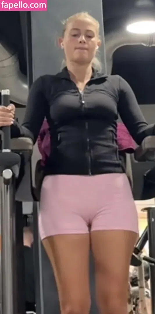 Zoe Kaeppele Onlyfans Photo Gallery 