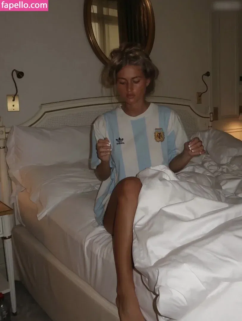 Zoe Kaeppele Onlyfans Photo Gallery 