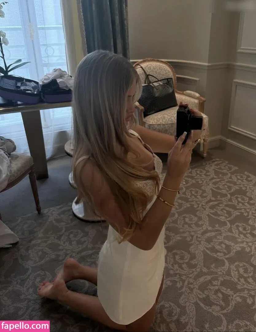 Zoe Kaeppele Onlyfans Photo Gallery 