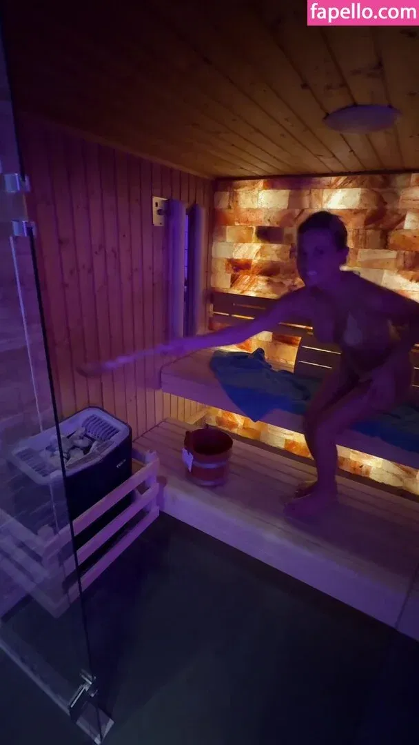 Zoe Kaeppele Onlyfans Photo Gallery 