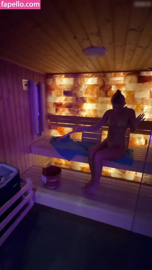 Zoe Kaeppele Onlyfans Photo Gallery 