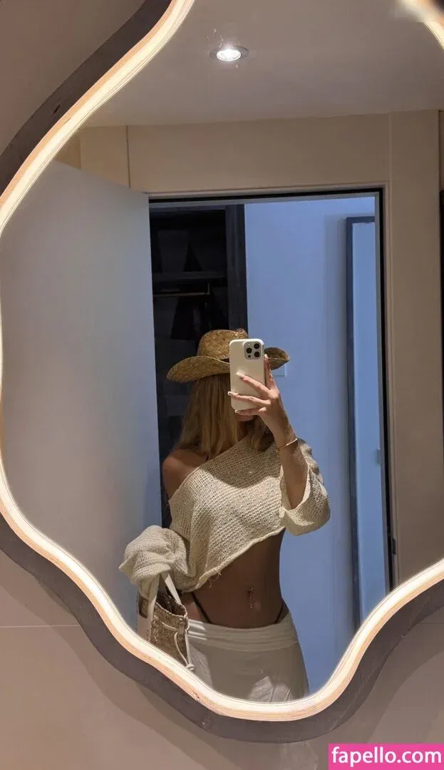 Zoe Kaeppele Onlyfans Photo Gallery 