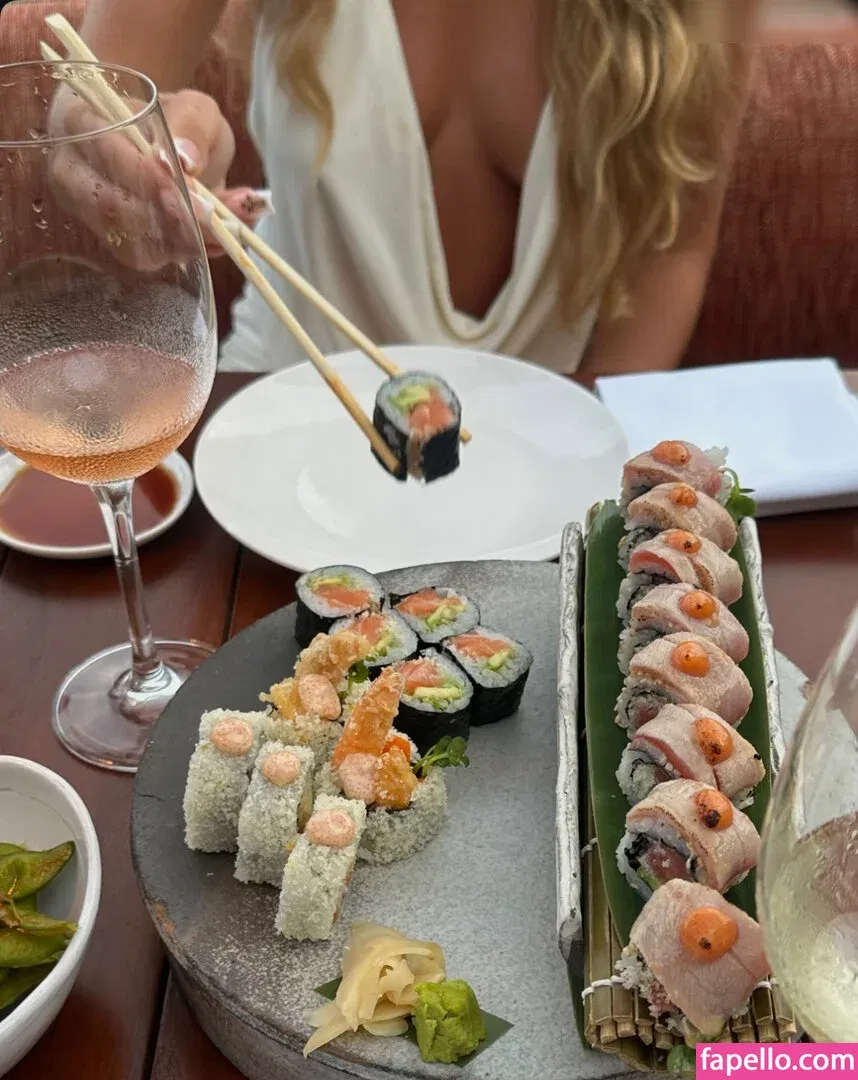 Zoe Kaeppele Onlyfans Photo Gallery 