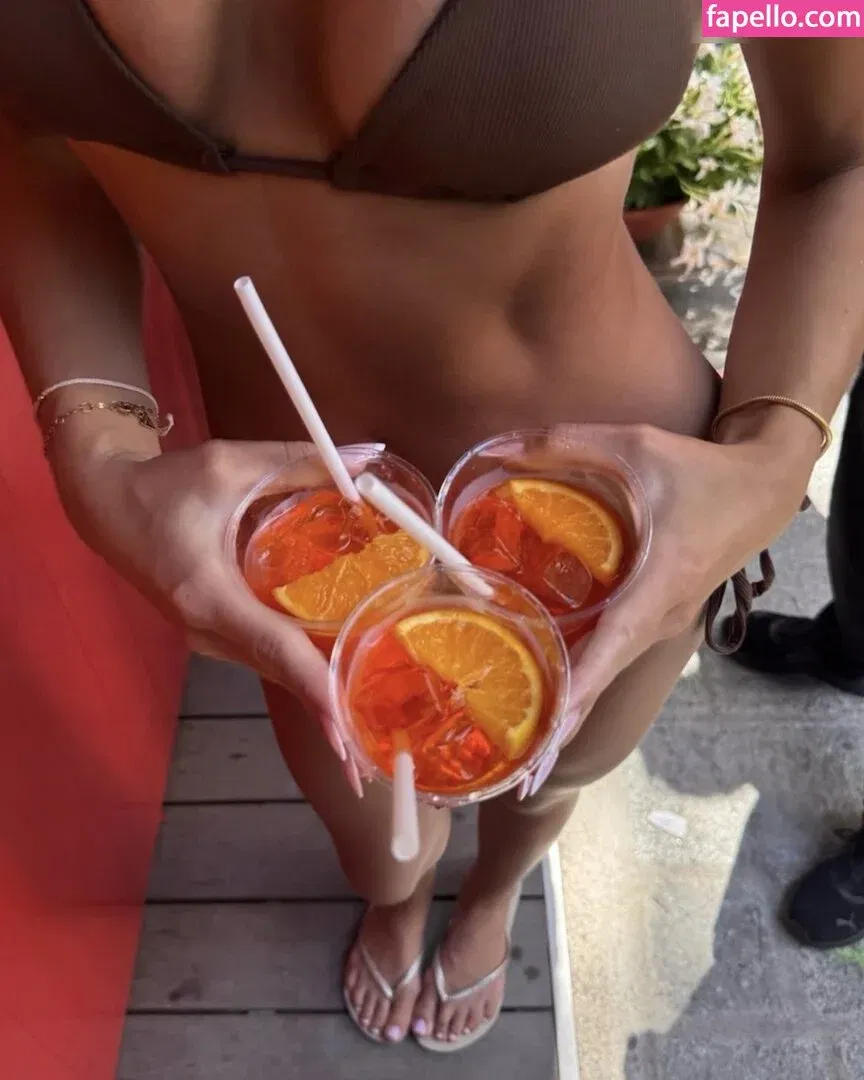 Zoe Kaeppele Onlyfans Photo Gallery 