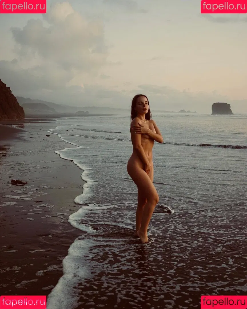 Sasha Spilberg Onlyfans Photo Gallery 