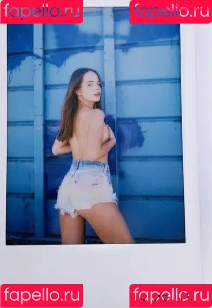 Sasha Spilberg Onlyfans Photo Gallery 