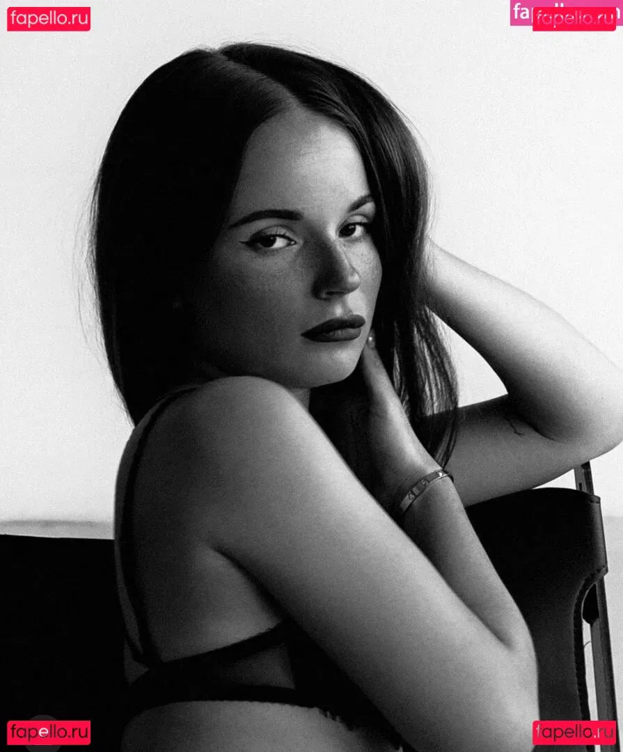 Sasha Spilberg Onlyfans Photo Gallery 