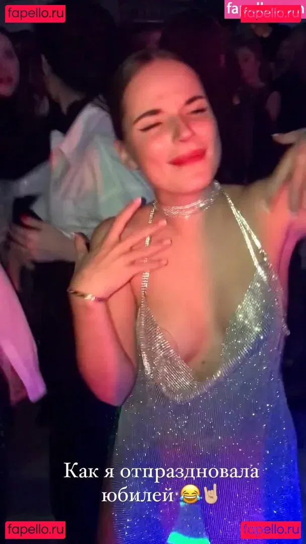 Sasha Spilberg Onlyfans Photo Gallery 