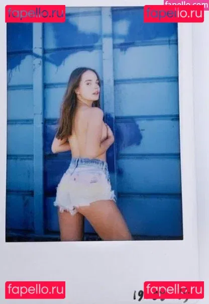 Sasha Spilberg Onlyfans Photo Gallery 