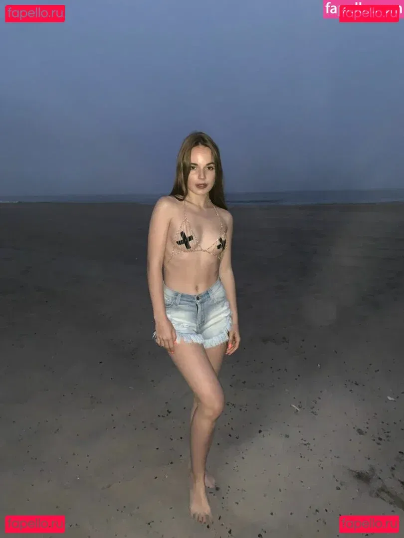 Sasha Spilberg Onlyfans Photo Gallery 