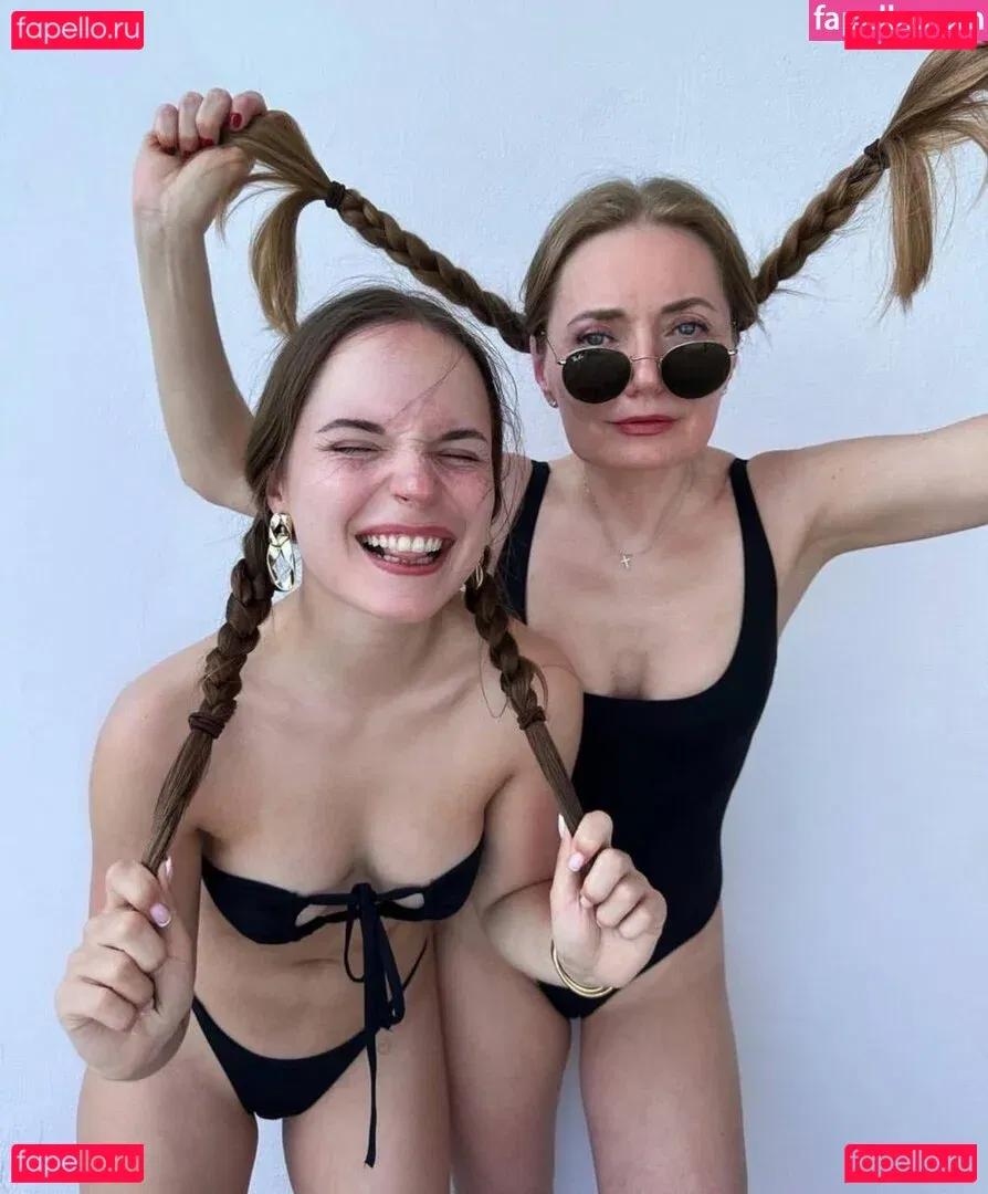 Sasha Spilberg Onlyfans Photo Gallery 