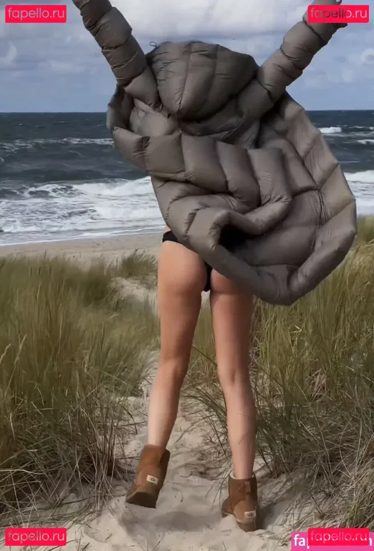 Sasha Spilberg Onlyfans Photo Gallery 