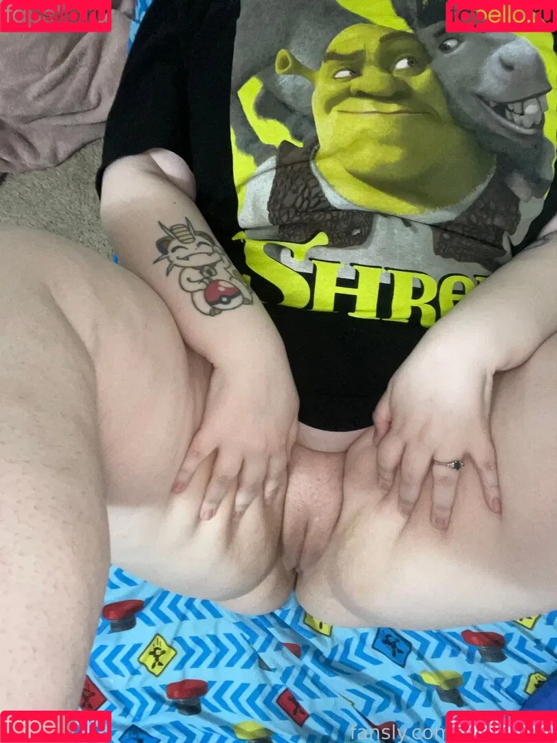 SoftGutzz Onlyfans Photo Gallery 
