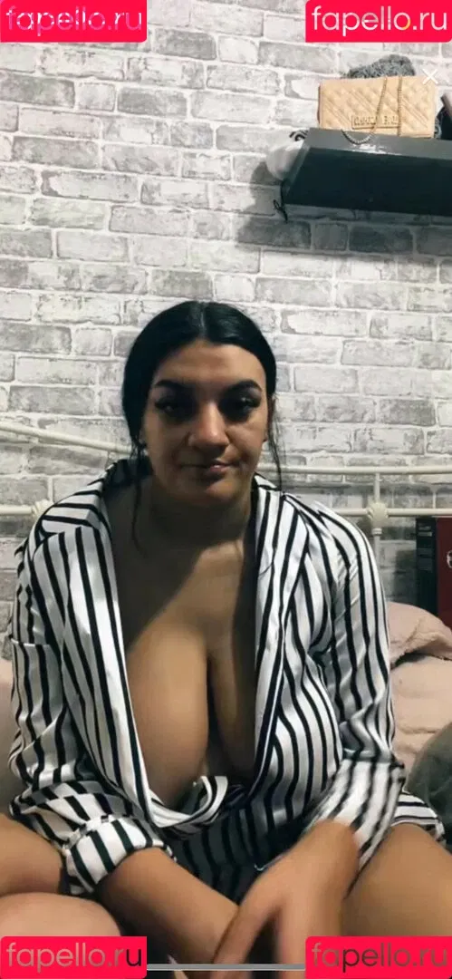 Chloe Whitham Onlyfans Photo Gallery 