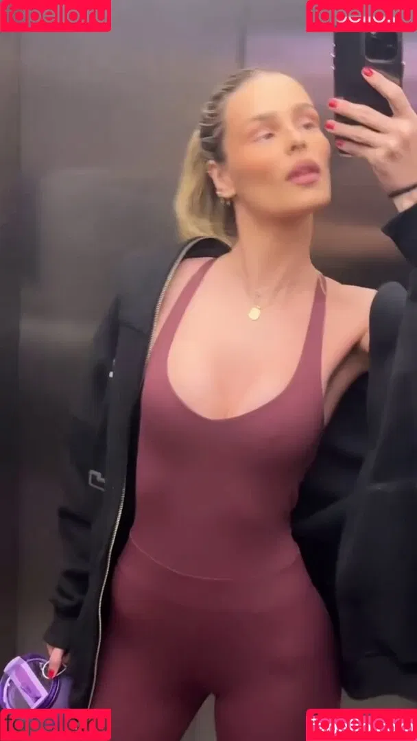 Yasmin Brunet Onlyfans Photo Gallery 