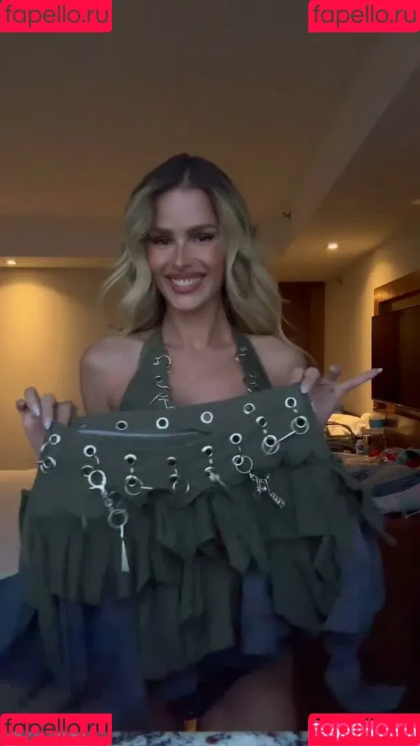 Yasmin Brunet Onlyfans Photo Gallery 