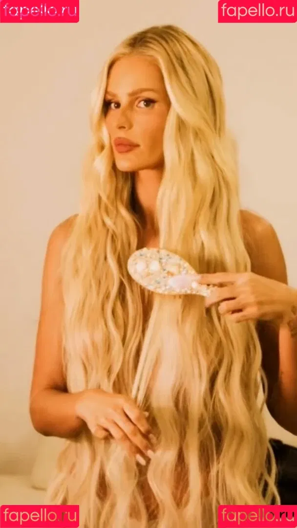 Yasmin Brunet Onlyfans Photo Gallery 