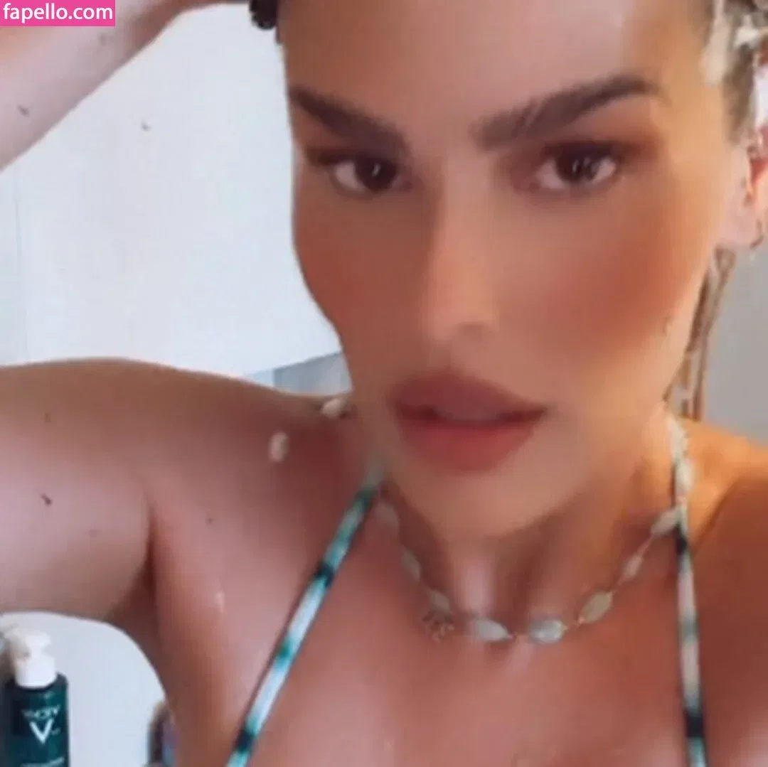 Yasmin Brunet Onlyfans Photo Gallery 