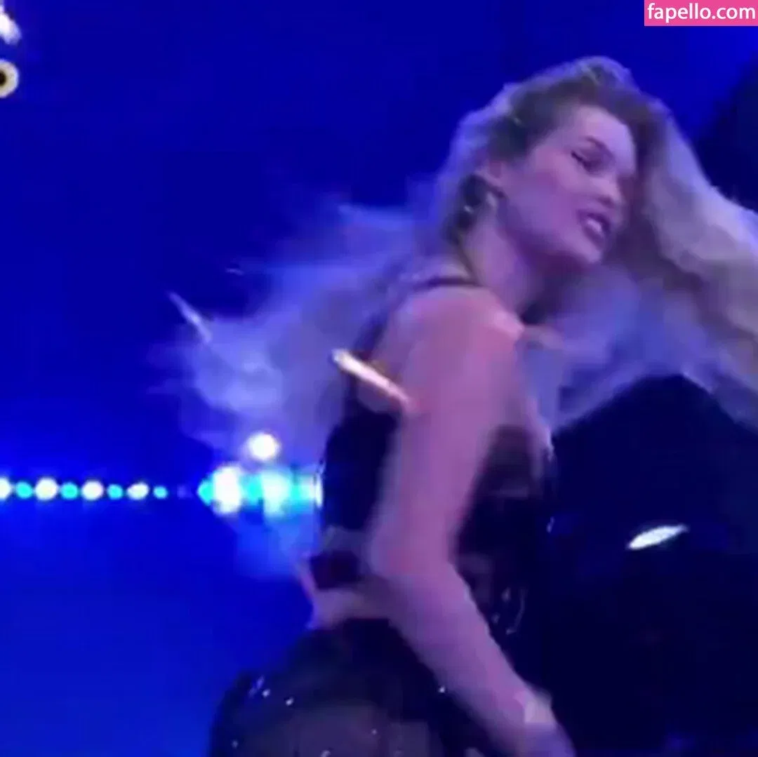 Yasmin Brunet Onlyfans Photo Gallery 