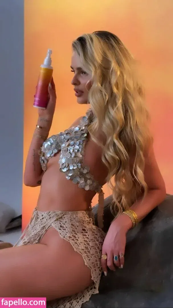 Yasmin Brunet Onlyfans Photo Gallery 