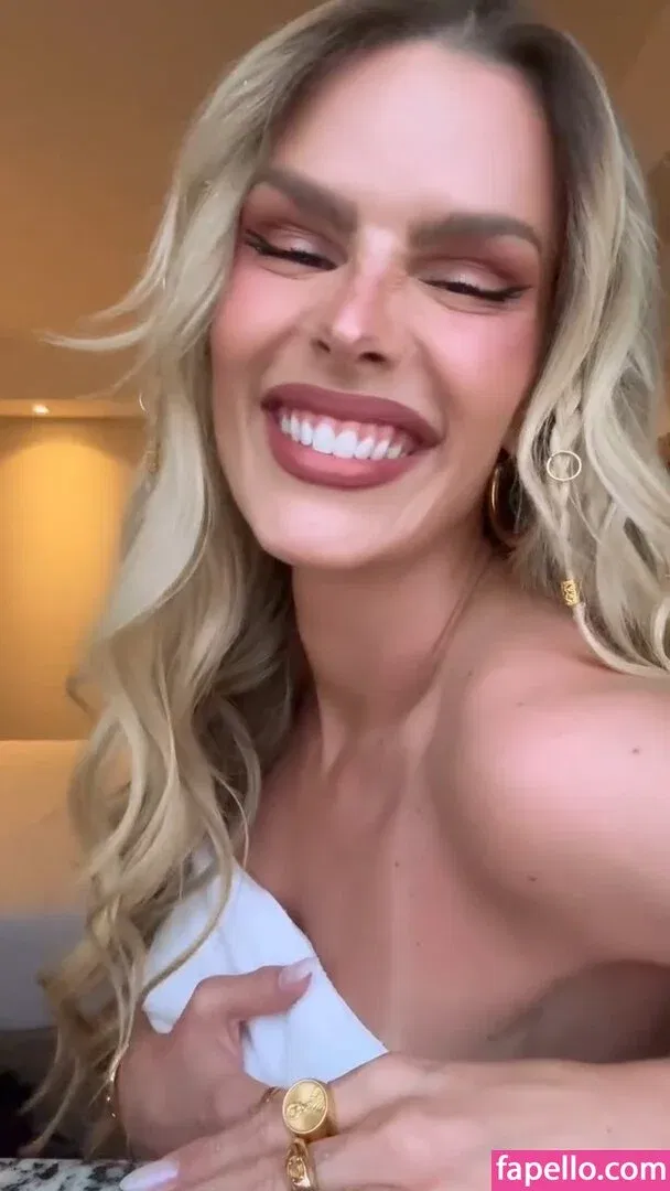 Yasmin Brunet Onlyfans Photo Gallery 