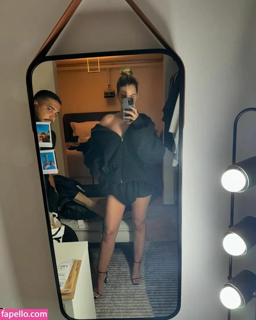 Yasmin Brunet Onlyfans Photo Gallery 