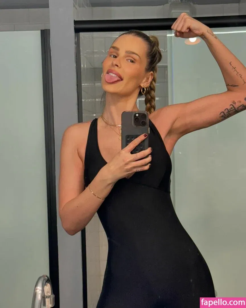 Yasmin Brunet Onlyfans Photo Gallery 