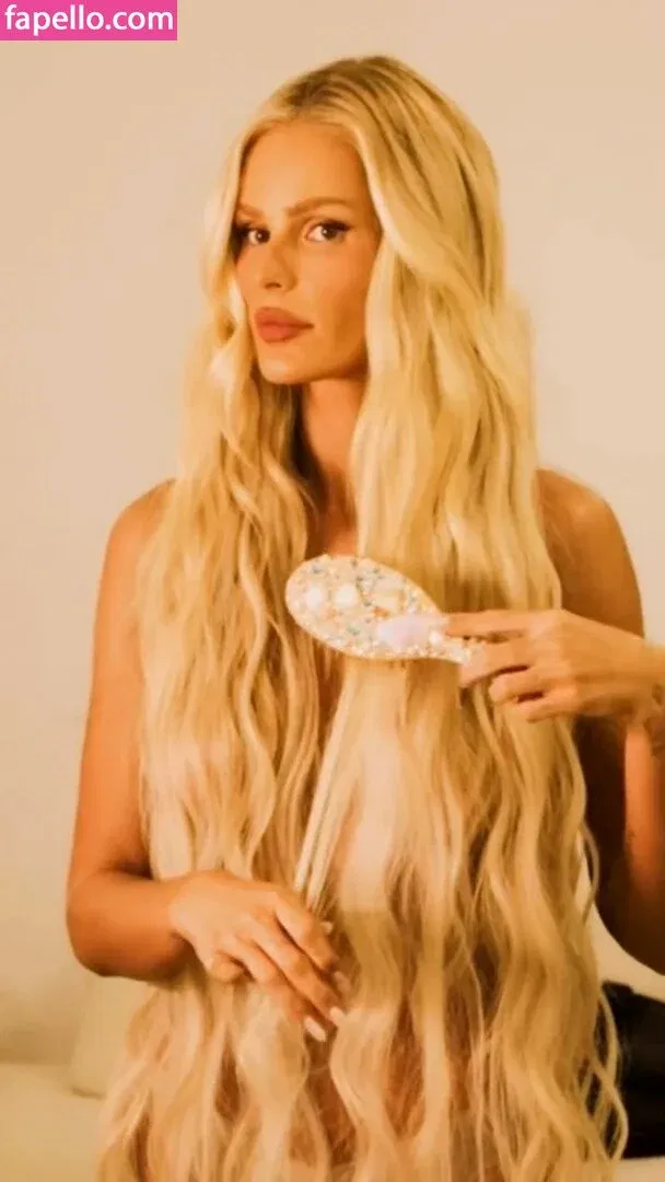 Yasmin Brunet Onlyfans Photo Gallery 