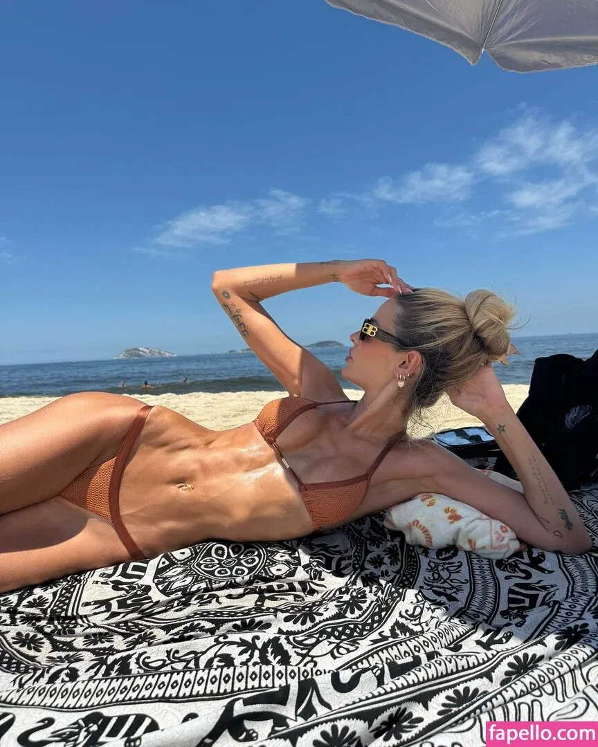 Yasmin Brunet Onlyfans Photo Gallery 