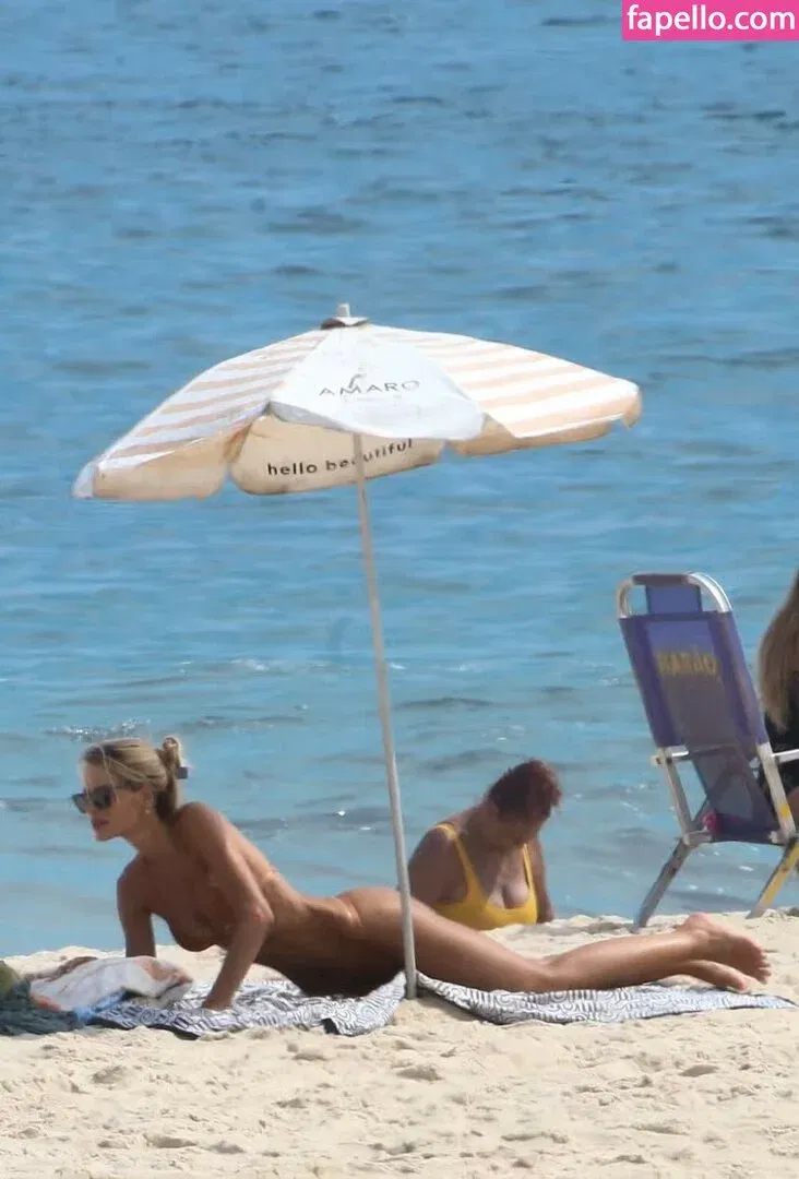 Yasmin Brunet Onlyfans Photo Gallery 