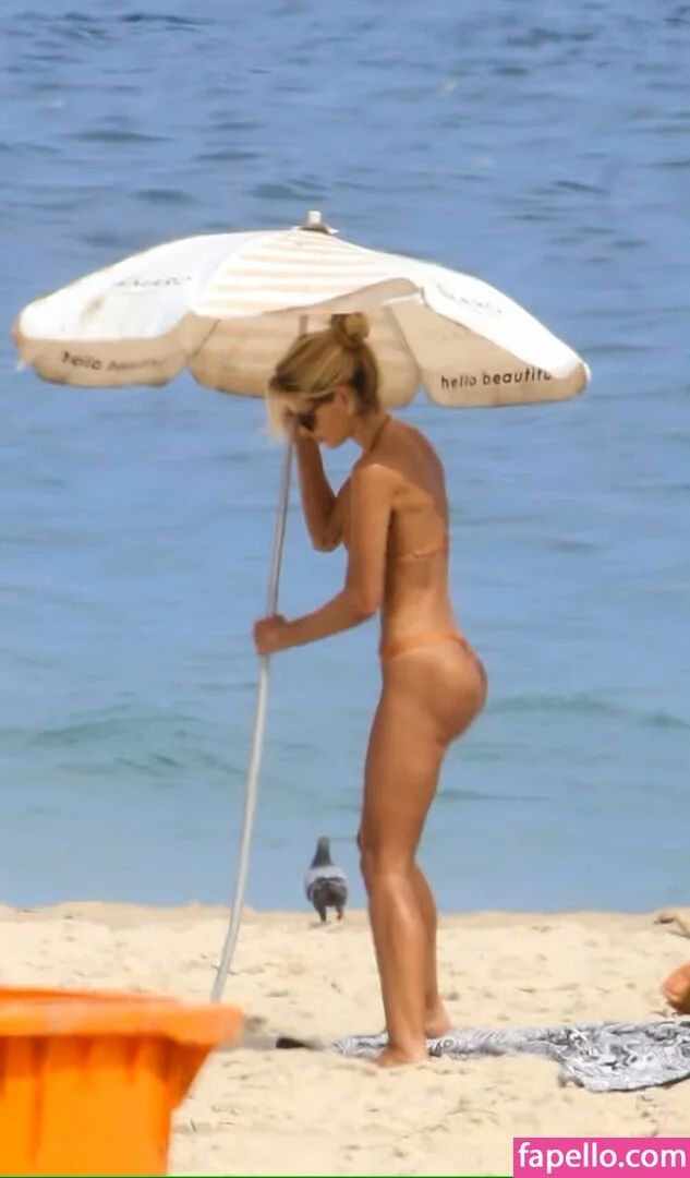 Yasmin Brunet Onlyfans Photo Gallery 