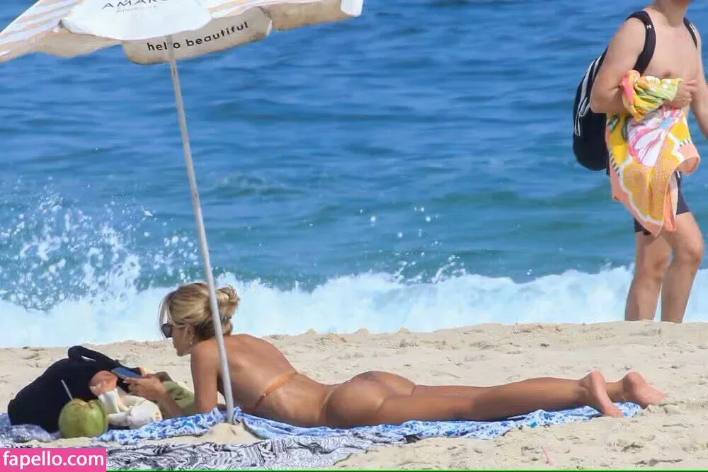 Yasmin Brunet Onlyfans Photo Gallery 