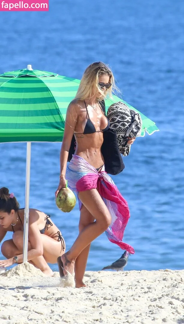 Yasmin Brunet Onlyfans Photo Gallery 