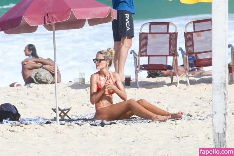 Yasmin Brunet Onlyfans Photo Gallery 