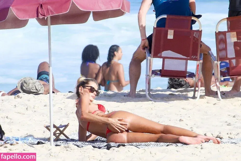 Yasmin Brunet Onlyfans Photo Gallery 