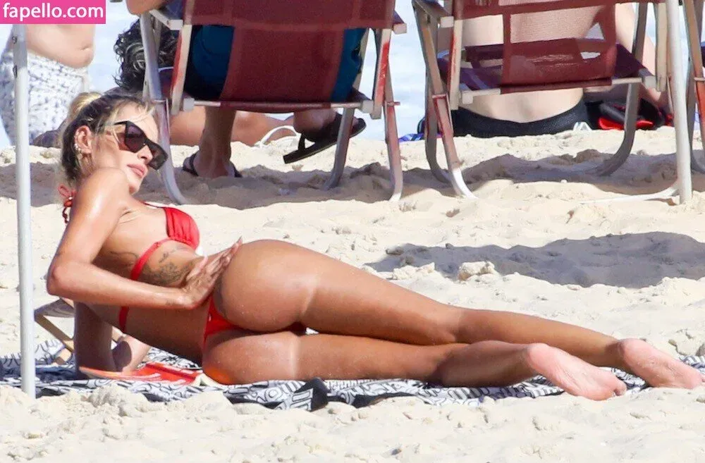 Yasmin Brunet Onlyfans Photo Gallery 