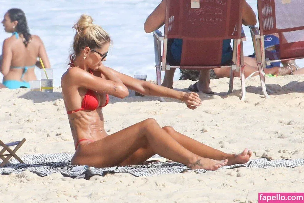 Yasmin Brunet Onlyfans Photo Gallery 