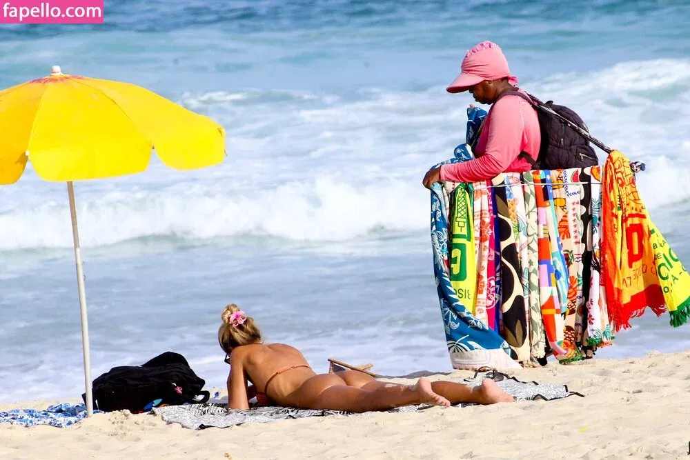 Yasmin Brunet Onlyfans Photo Gallery 