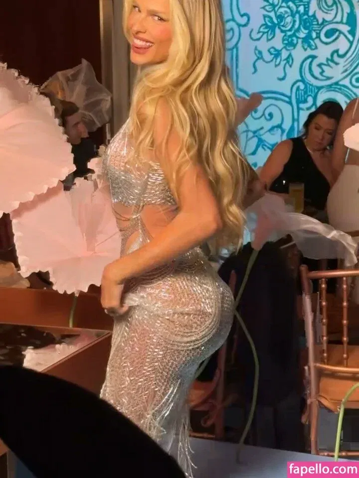 Yasmin Brunet Onlyfans Photo Gallery 