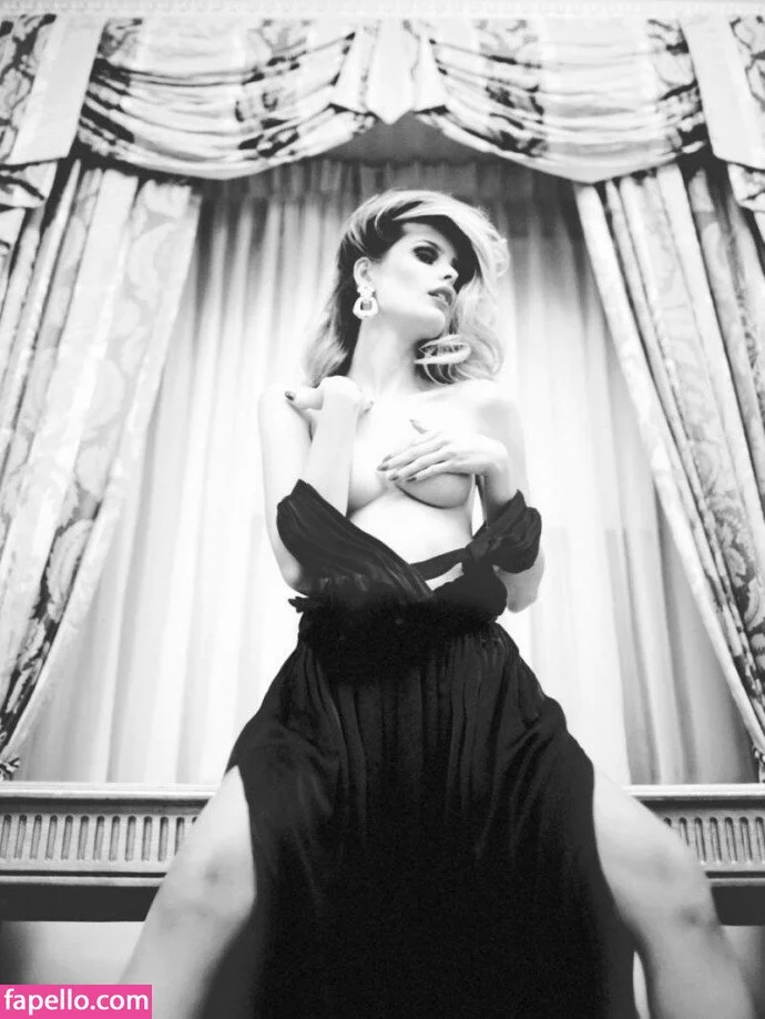 Yasmin Brunet Onlyfans Photo Gallery 