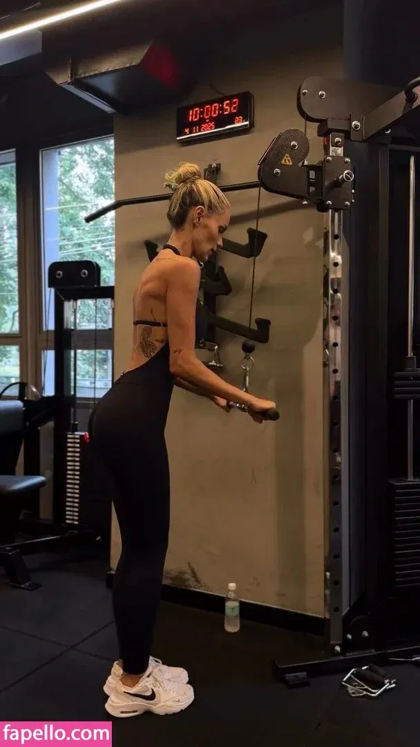 Yasmin Brunet Onlyfans Photo Gallery 