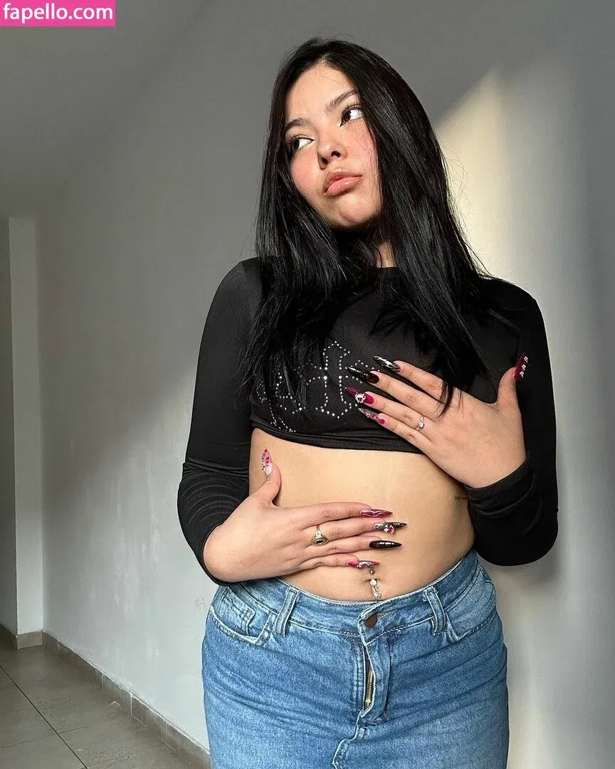 Loveratho Onlyfans Photo Gallery 