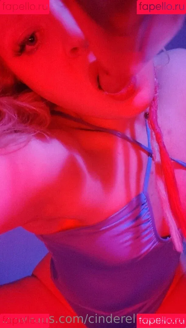 Cinderellaseafiina Onlyfans Photo Gallery 